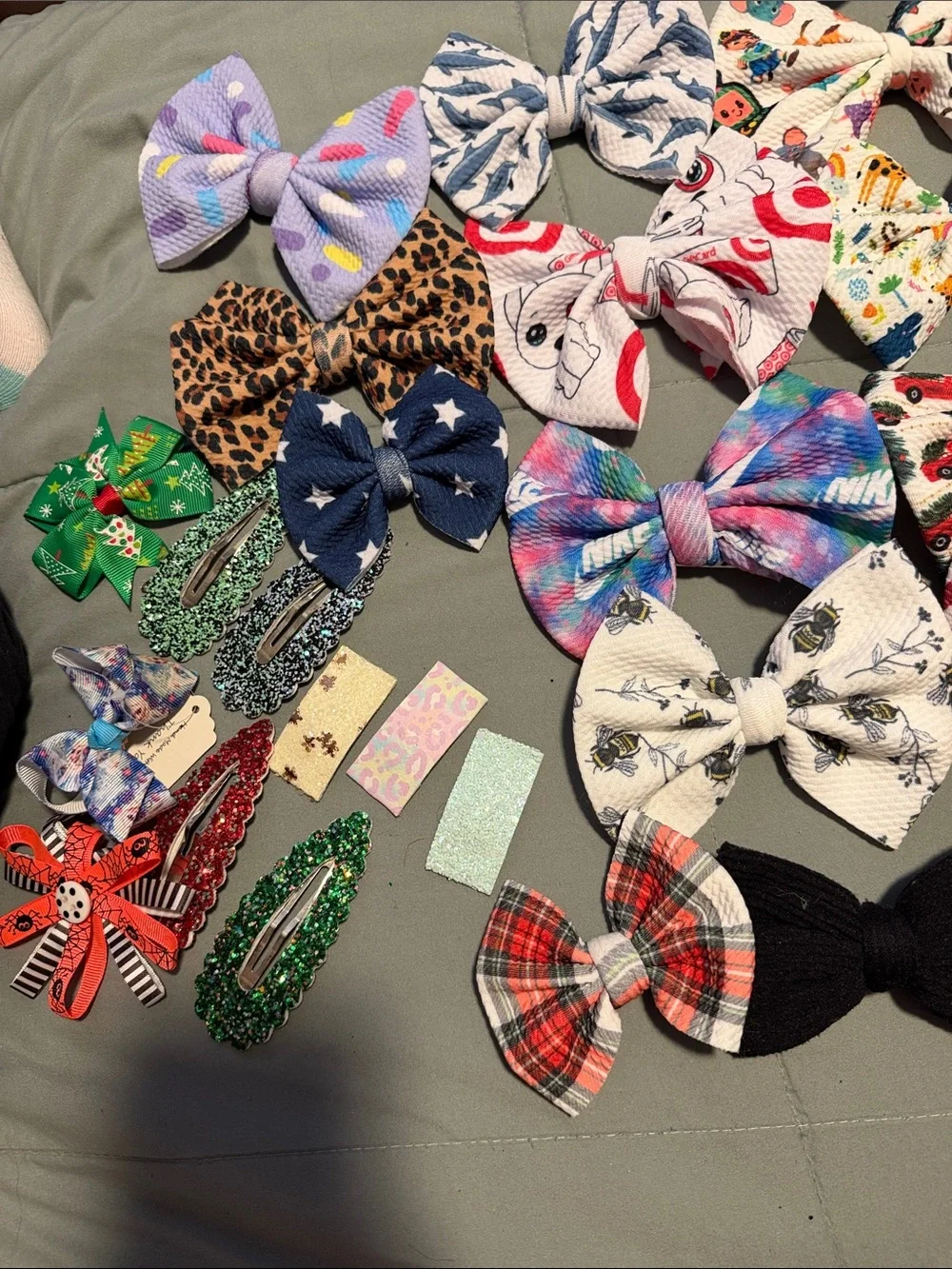 Little girls bows and clips